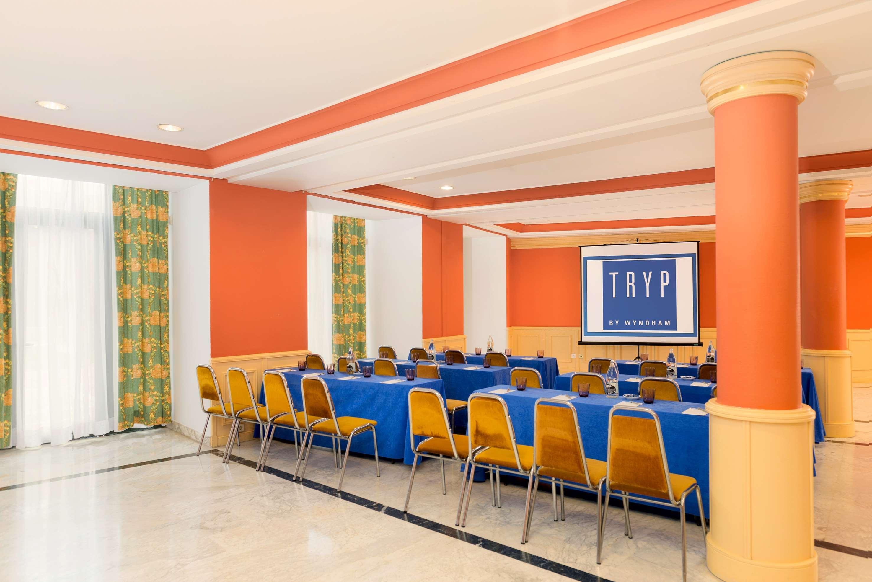 Hotel Azz Medea 4*