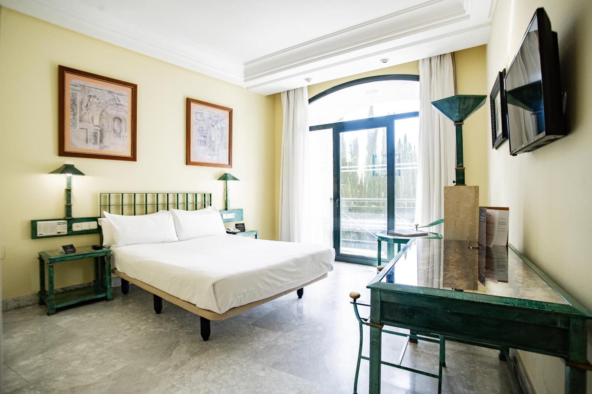 Hotel Azz Medea