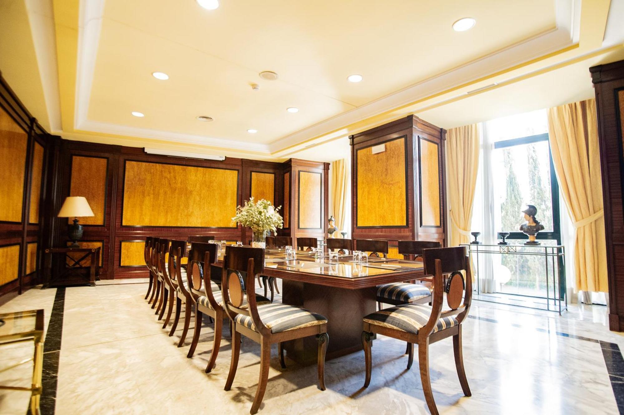 Azz Medea Hotel 4*